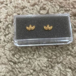Anatometal 18k Gold Marquise Fan 3 Stone  - set